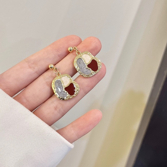 🎀 Bundle earrings, $10 for each, buy 2 get 1 more pairs for free - Picture 1 of 3